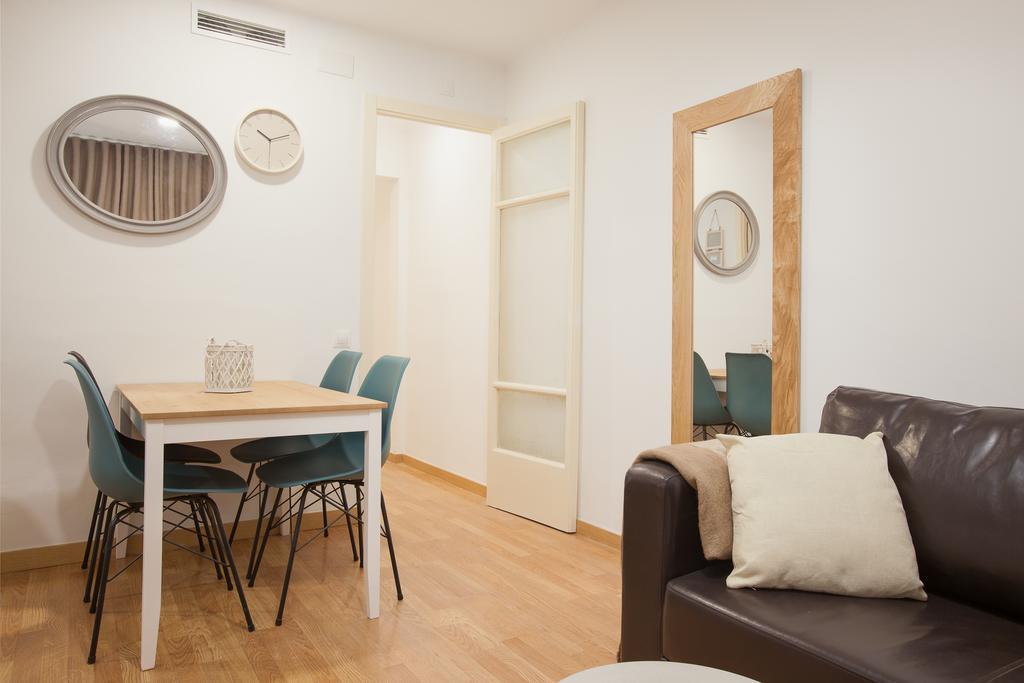 Click&Flat Europa Fira Apartments L'Hospitalet de Llobregat Exterior photo