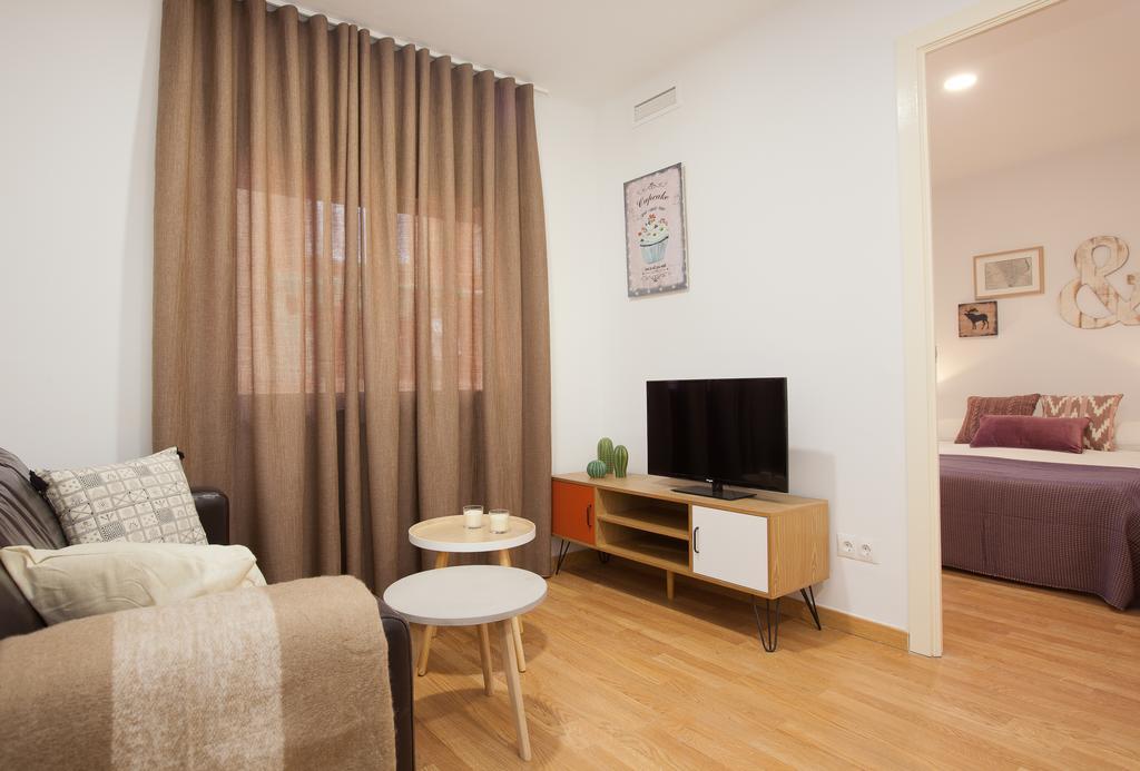 Click&Flat Europa Fira Apartments L'Hospitalet de Llobregat Exterior photo