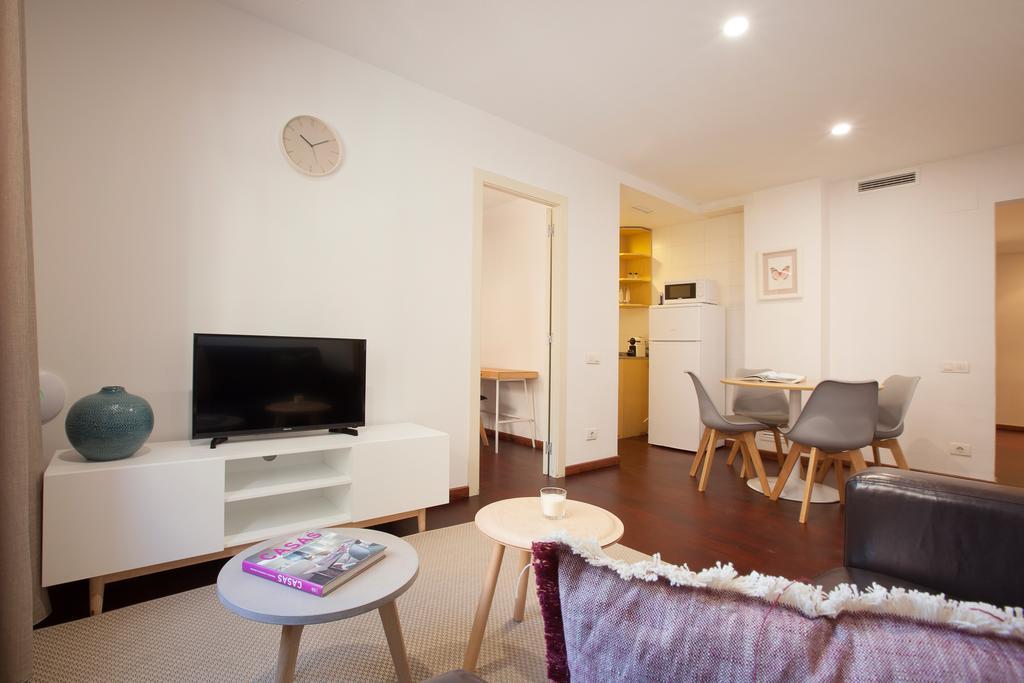 Click&Flat Europa Fira Apartments L'Hospitalet de Llobregat Exterior photo