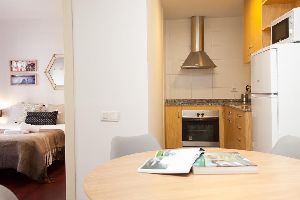 Click&Flat Europa Fira Apartments L'Hospitalet de Llobregat Exterior photo