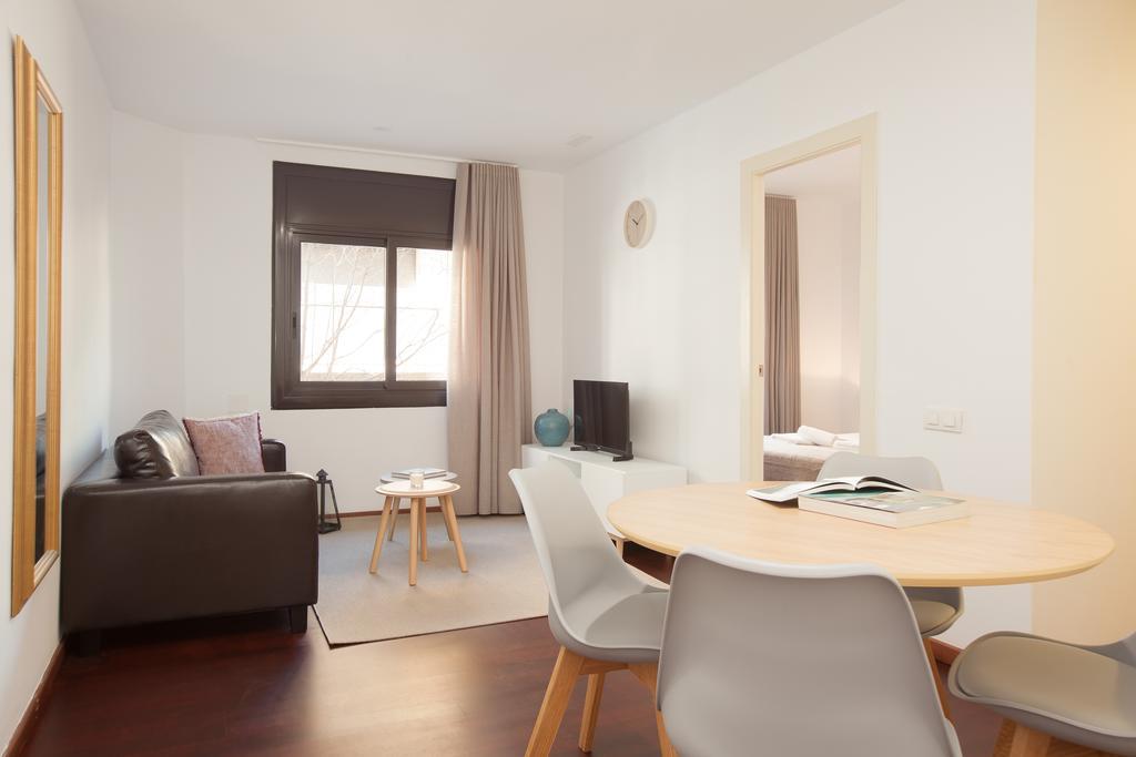 Click&Flat Europa Fira Apartments L'Hospitalet de Llobregat Exterior photo