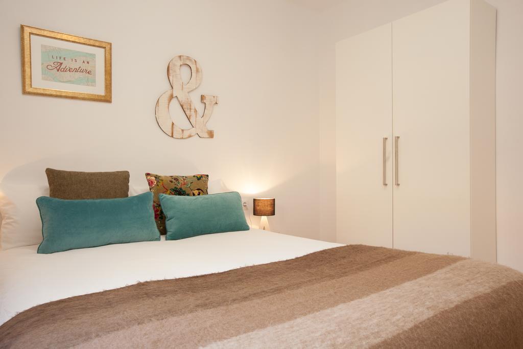 Click&Flat Europa Fira Apartments L'Hospitalet de Llobregat Exterior photo