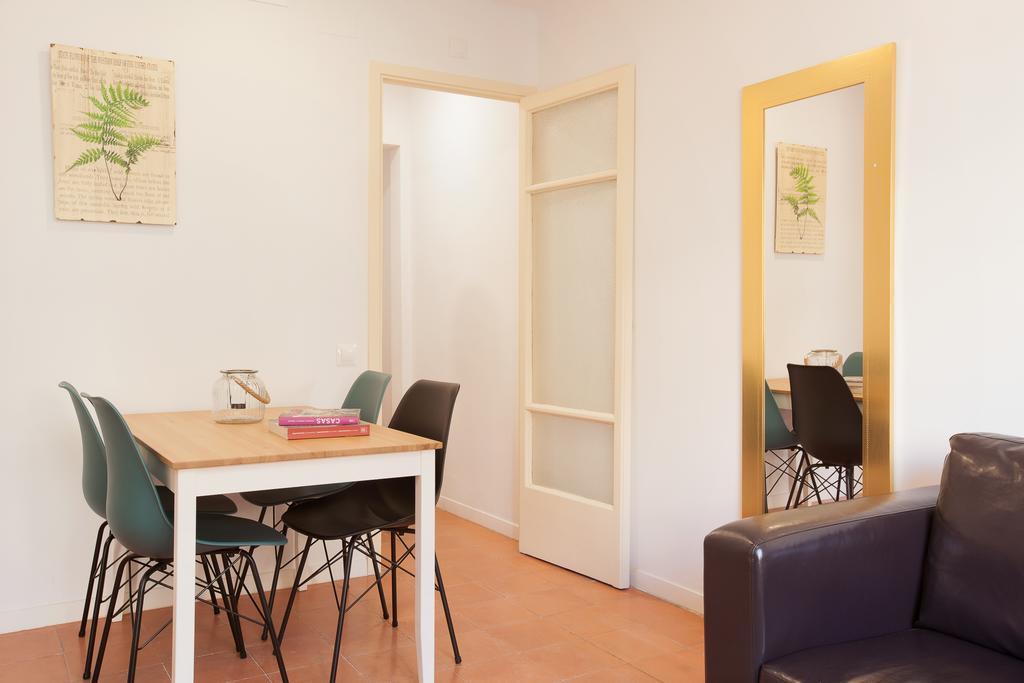 Click&Flat Europa Fira Apartments L'Hospitalet de Llobregat Exterior photo